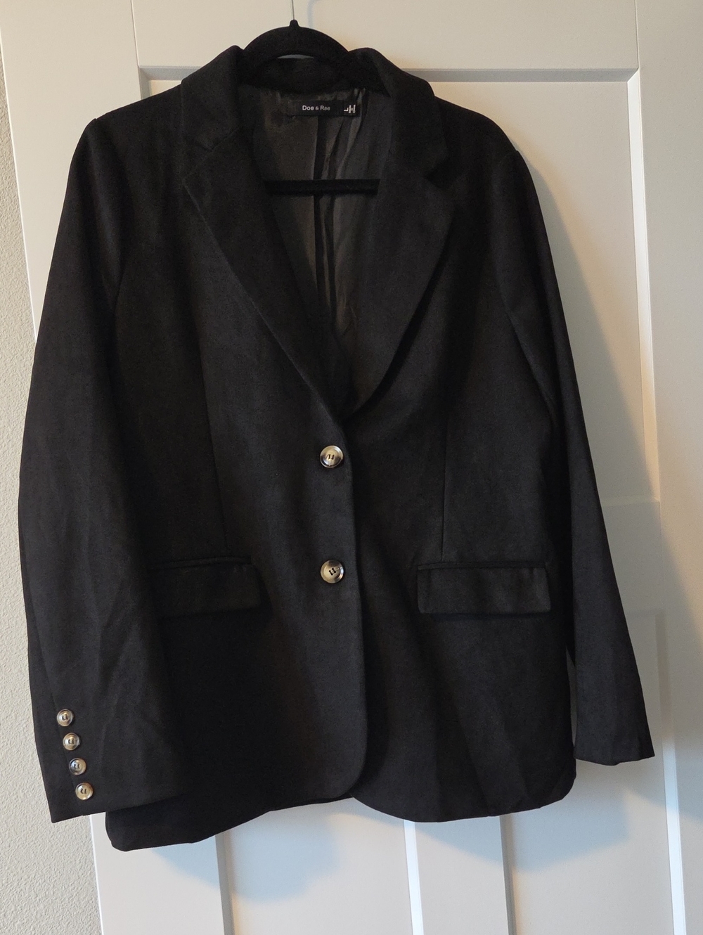 Doe & Rae Black Women's Tailored Blazer with Silver Buttons NWOT
